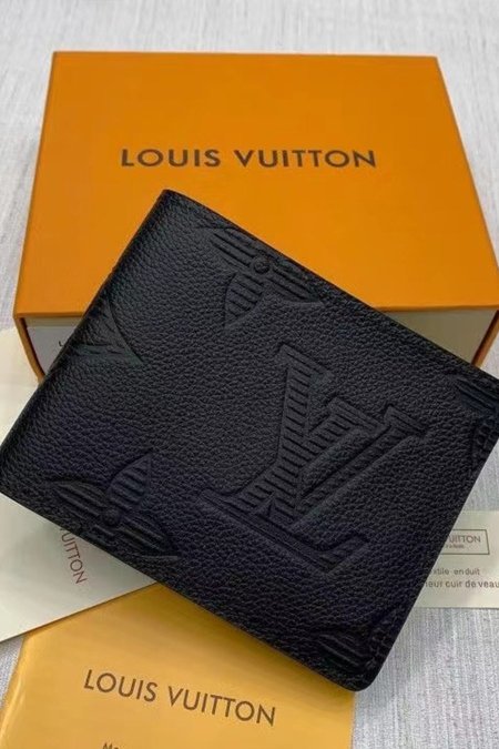 جزدان شبابي -  Louis Vuitton / شامل علبة الشركة  - شعار / اسود كبير